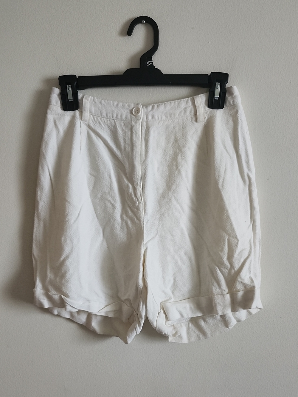 Brandy Melville White High-Waist Cuffed Trouser Shorts